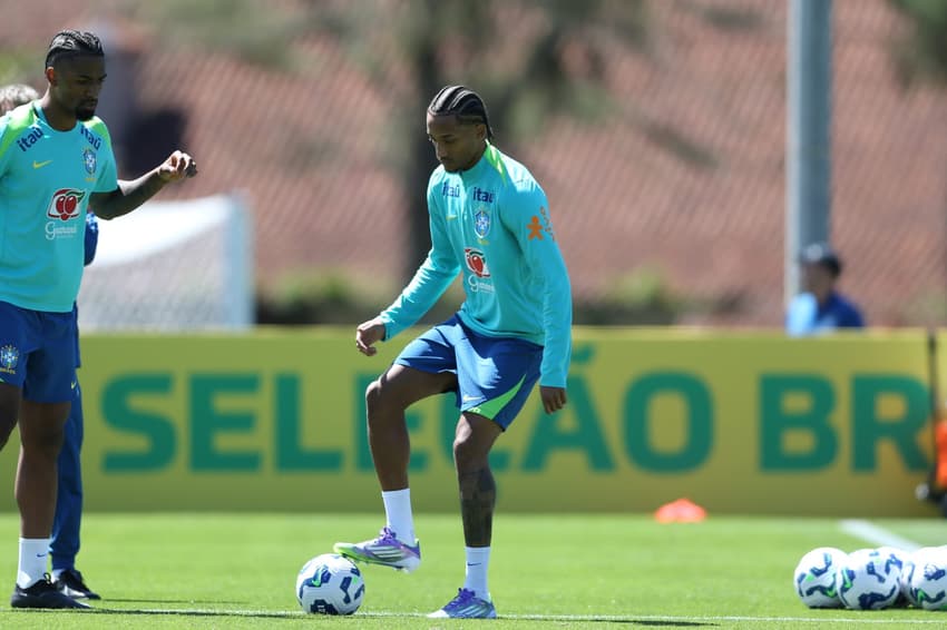 BRASIL, TREINO NA GRANJA COMARY