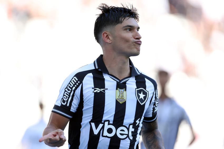 Joaquín Correa comemora gol relâmpago contra o Santos