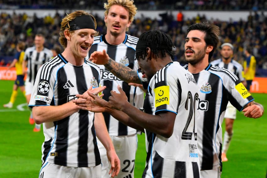 Anthony Gordon foi um dos destaques da vitória do Newcastle sobre o Union Saint-Gilloise na Champions League (Foto: JOHN THYS / AFP)