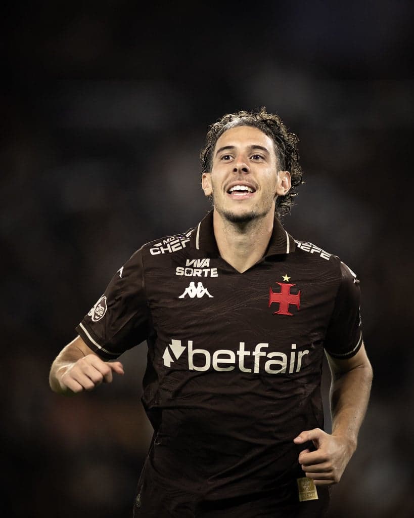 Nuno Moreira comemora gol contra o Fluminense (Foto: Matheus Lima / Vasco)