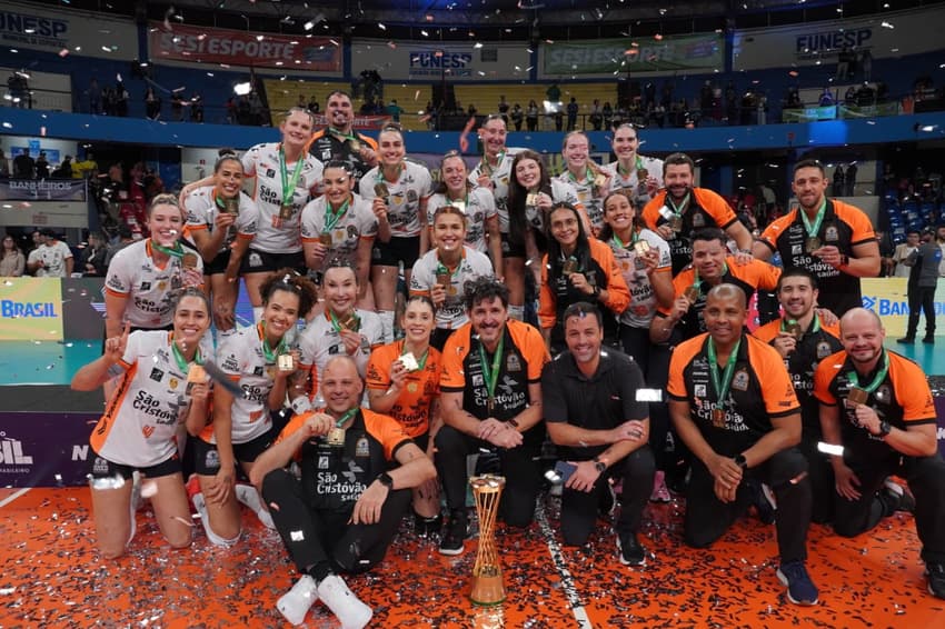 Osasco conquistou a Supercopa de Vôlei pela primeira vez