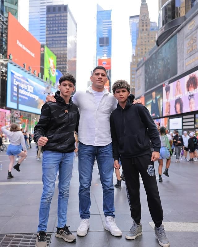 Poatan com Lohan e Alessandro (Foto: Reprodução Instagram Poatan)