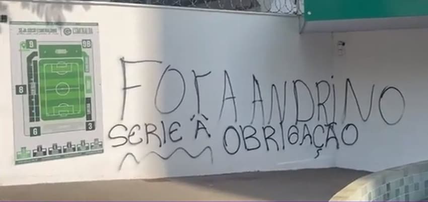 protesto torcida Goiás Serrinha