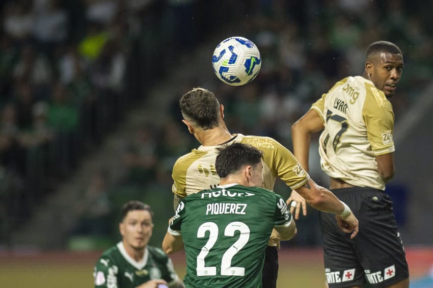 Rayan em Vasco x Palmeiras pelo Brasileirão 2025 (Foto: Anderson Romao/AGIF)