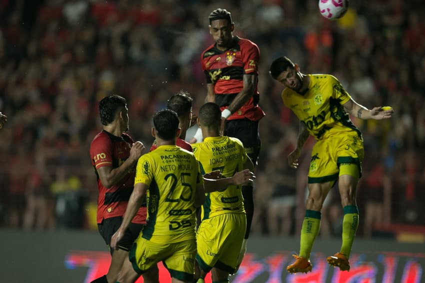 Sport e Mirassol fizeram um jogo disputado na llha do Retiro