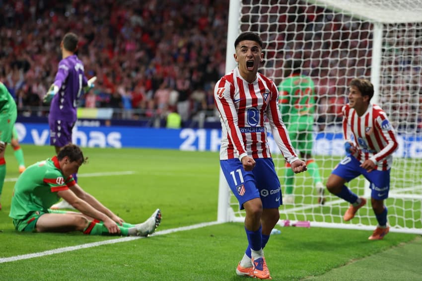 Thiago Almada comemora gol marcado pelo Atlético de Madrid (Foto: Thomas COEX / AFP)