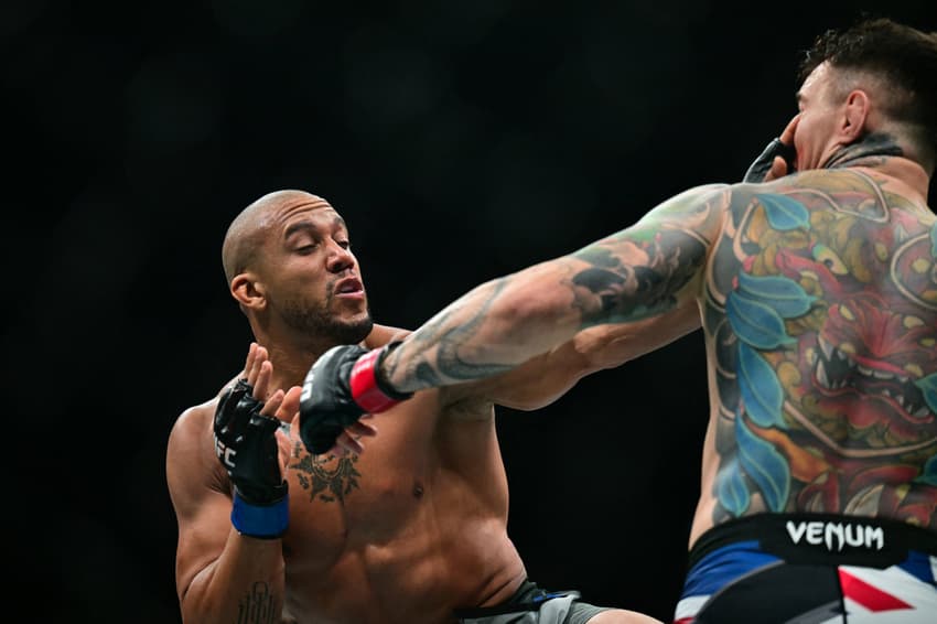 Tom Aspinall e Cyril Gane se enfrentaram pela luta principal no UFC 321 (Foto: Giuseppe CACACE / AFP)