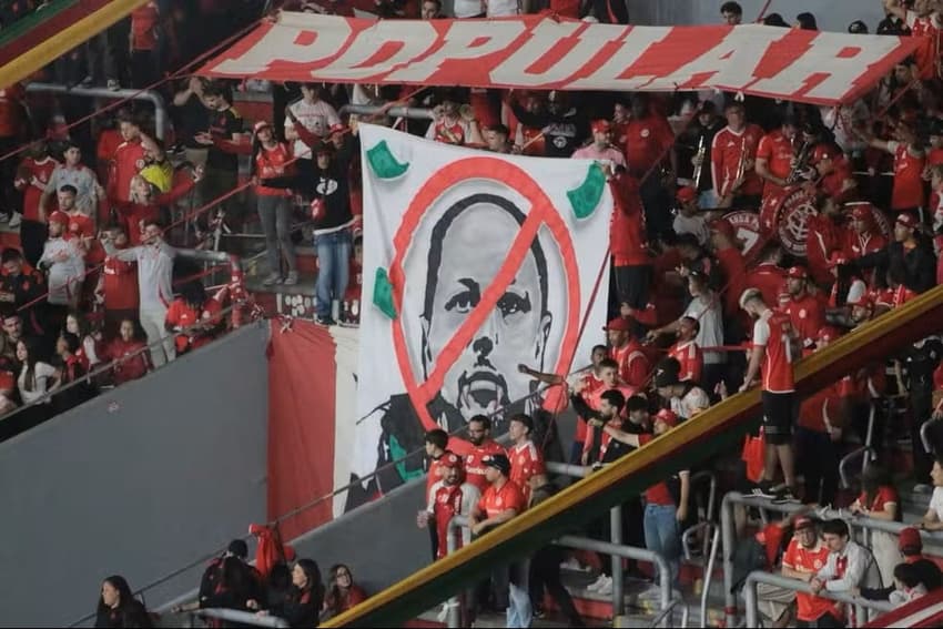Protesto da torcida do Internacional 