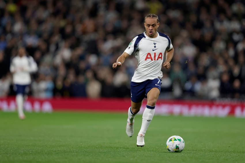 Xavi Simons em ação pelo Tottenham (Foto: Ian Kington / AFP)