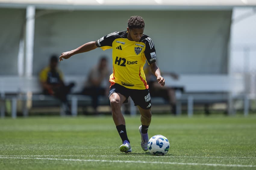 Gabriel Veneno é relacionado pela primeira vez (Foto: Pedro Souza / Atlético)