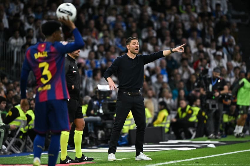Xabi Alonso é treinador do Real Madrid (Foto: JAVIER SORIANO / AFP)