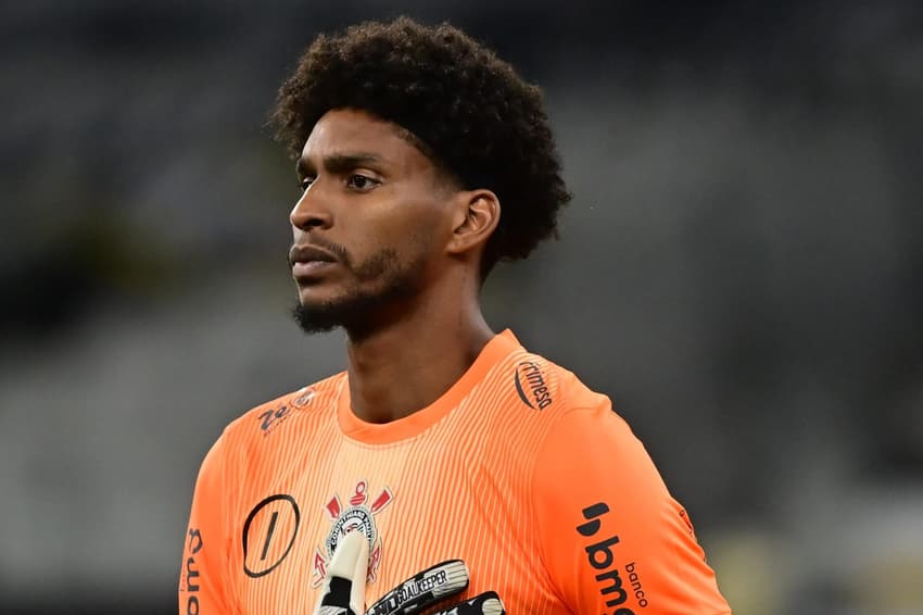 Hugo Souza está de volta ao gol do Timão (Eduardo Carmim/Photo Premium/Gazeta Press)