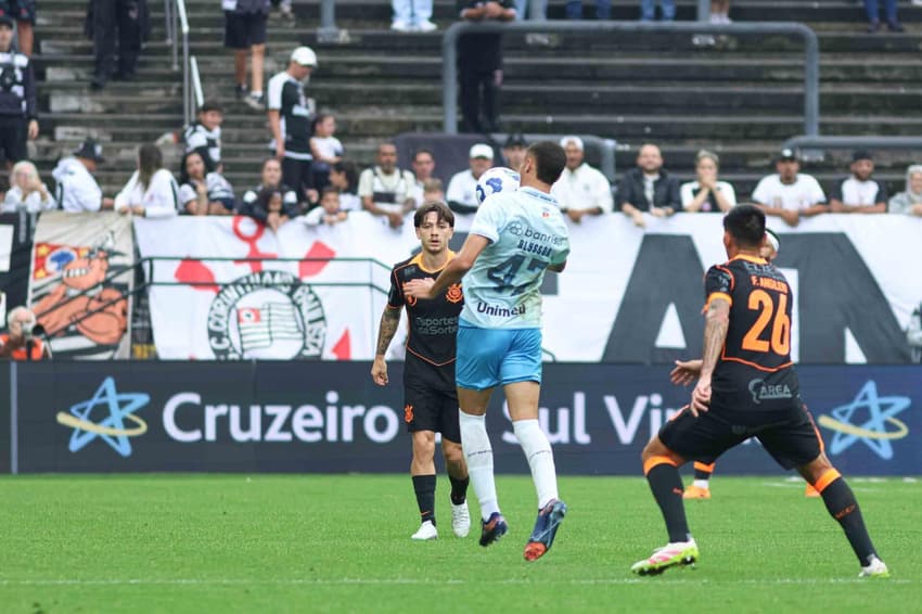 Corinthians e Grêmio duelaram na Neo Química Arena (Foto: Jefferson Aguiar/Pera Photo Press/Gazeta Press)