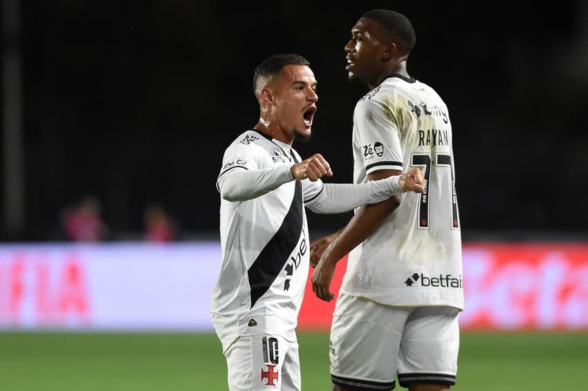Coutinho e Rayan, do Vasco, pedem espaço na Seleção (Foto: Alexandre Durão/Gazeta Press)