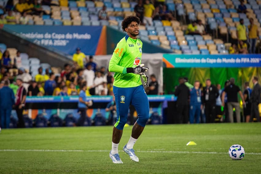 Hugo Souza segue sequência de convocações para Seleção (Foto: Vyctor Santos/Pera Photo Press/Gazeta Press)