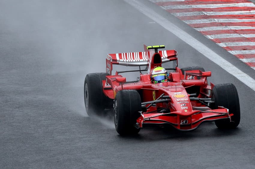 F1 - ESPORTES - GRANDE PREMIO DO BRASIL - Felipe Massa durante o GP Brasil - Autódromo Jose Carlos Pace - Interlagos - SP - Brasil - 02/11/2008 - Foto: Marcelo Ferrelli/Gazeta Press