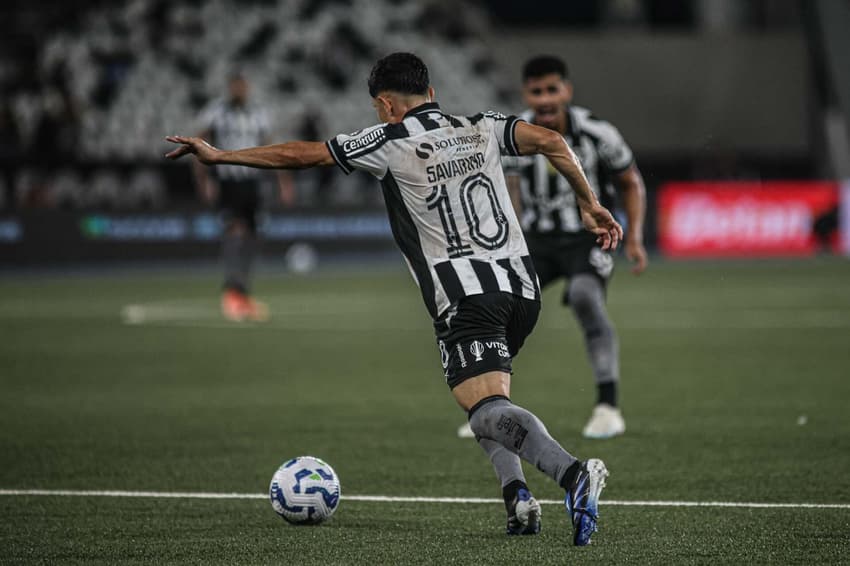 Savarino em ação na vitória do Botafogo (Foto: Thiego Mattos/Pera Photo Press/Gazeta Press)