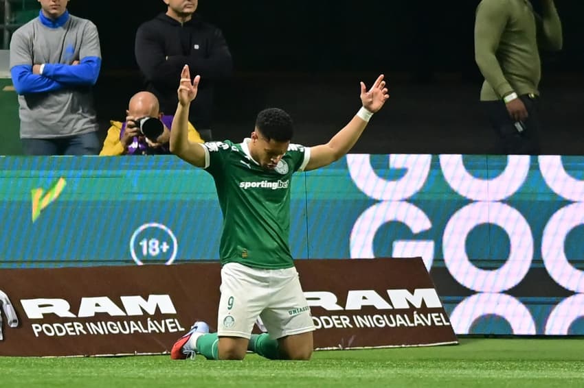 Vitor Roque, centroavante do Palmeiras