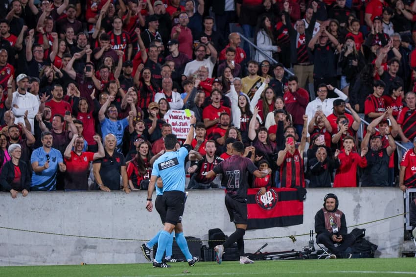 Athletico Volta Redonda Leozinho gol comemoração