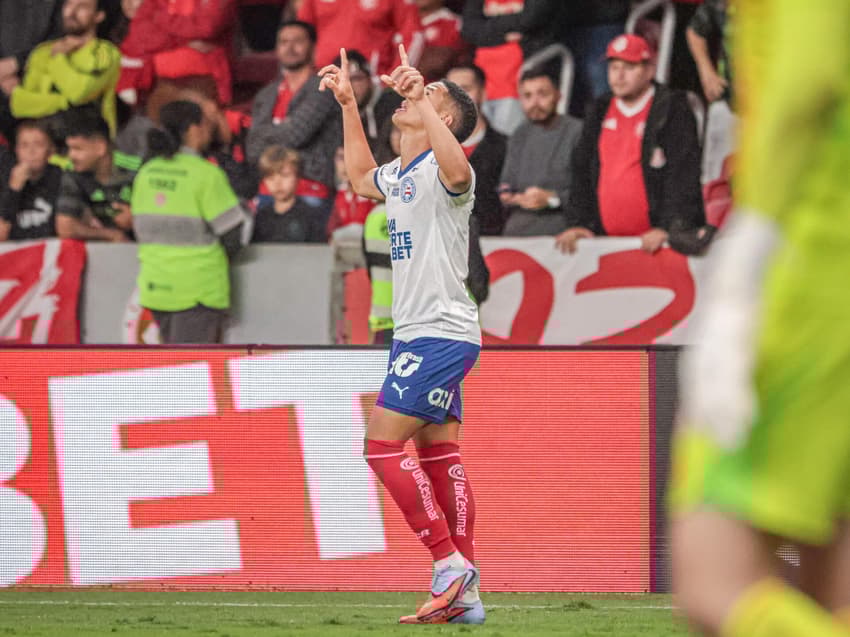 Tiago comemora gol de empate do Bahia contra o Internacional (Foto: Elton Silveira/W9 PRESS/GAZETAPRESS)