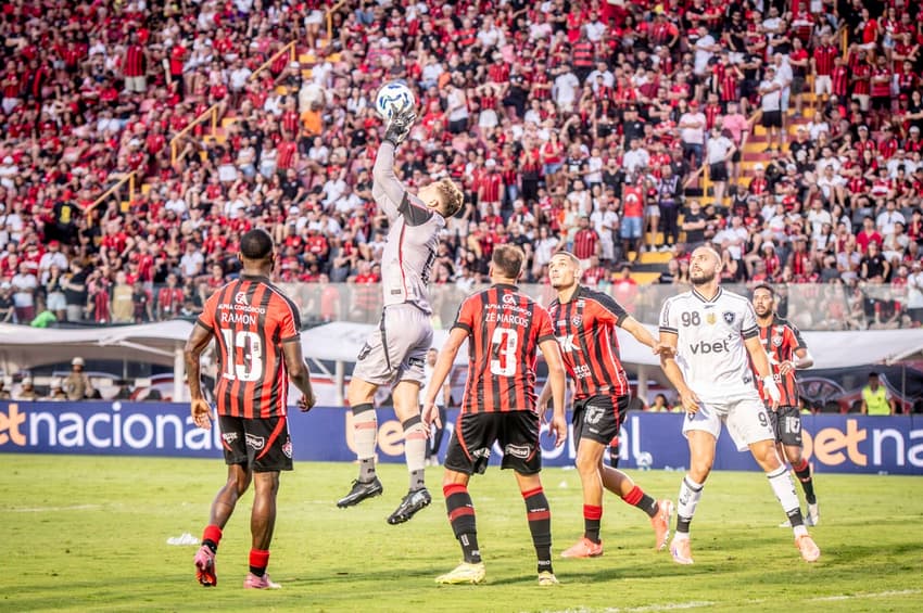 Vitória e Botafogo se enfrentaram na tarde deste domingo, no Barradão (Foto: Fillipe Alves/Agência F8/Gazeta Press)