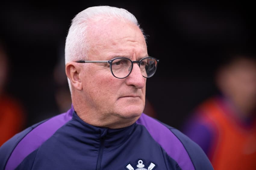 Dorival, técnico do Corinthians, em jogo na Neo Química Arena