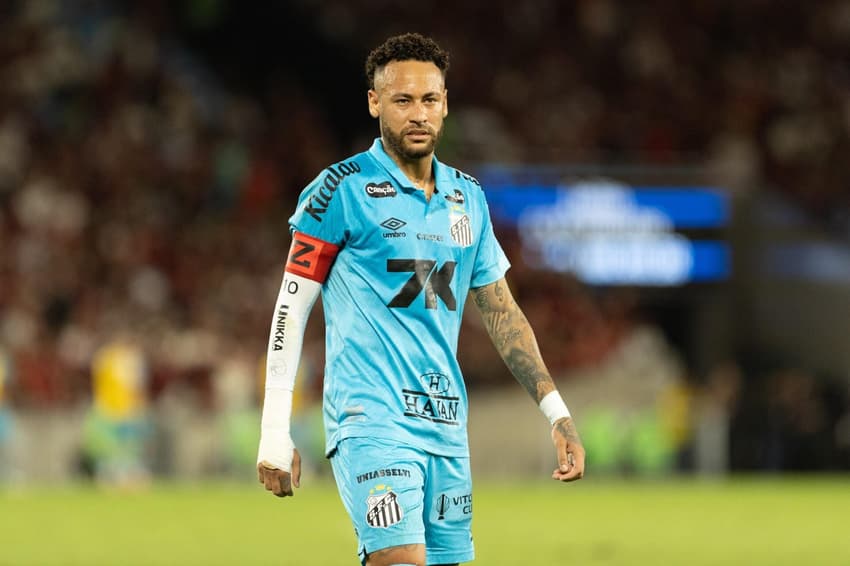 Neymar foi substituído no fim do segundo tempo da derrota para o Flamengo. (Foto: Affonso Andrade/Agência F8/Gazeta Press)