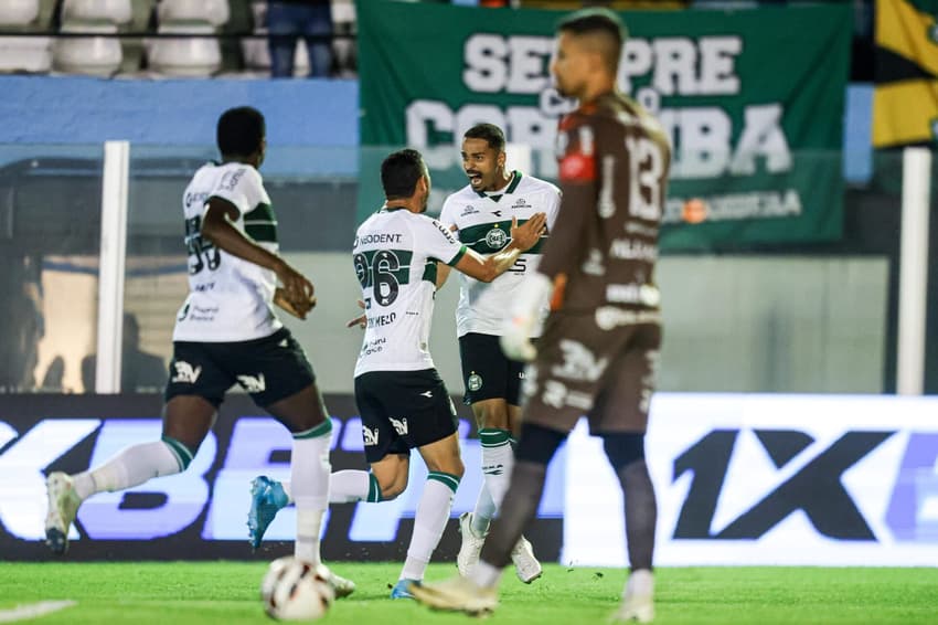 Paysandu Coritiba gol comemoração Série B