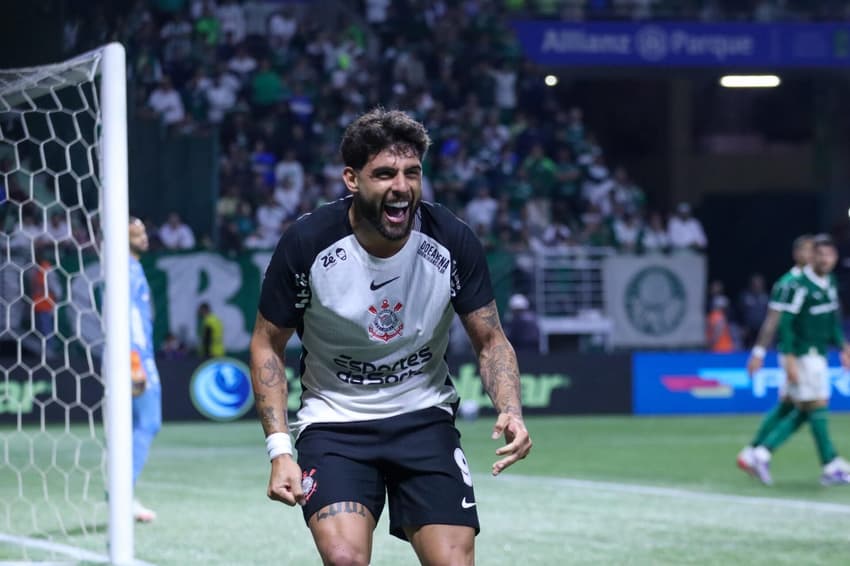 Yuri Alberto em partida contra o Palmeiras (Foto: Theo Daolio/Mochila Press/Gazeta Press) 