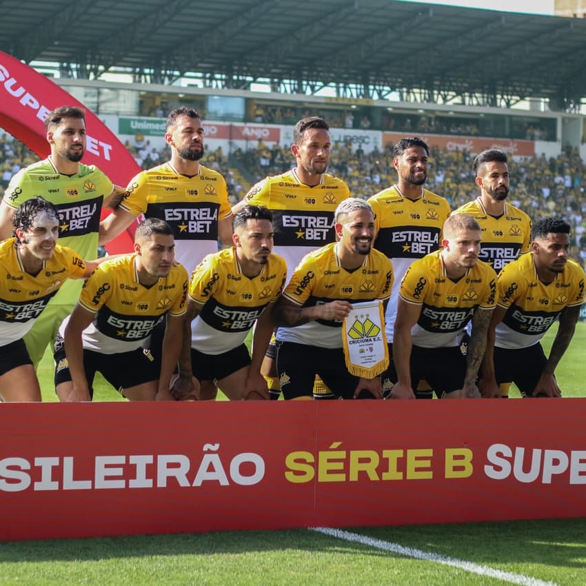 Criciúma luta por vaga no G-4 da Série B (Foto: Leonardo Hubbe/AGIF/GazetaPress)