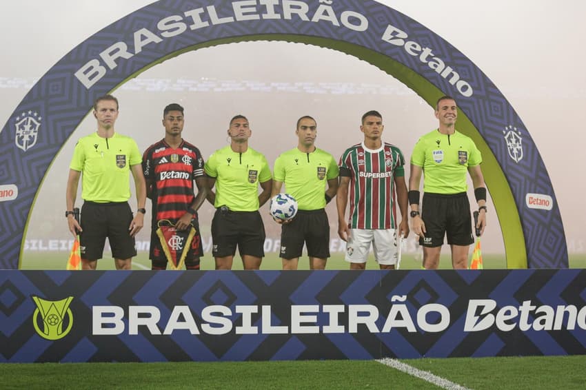 Fluminense e Flamengo se enfrentaram no Maracanã (Foto: Vyctor Santos/Pera Photo Press/Gazeta Press)