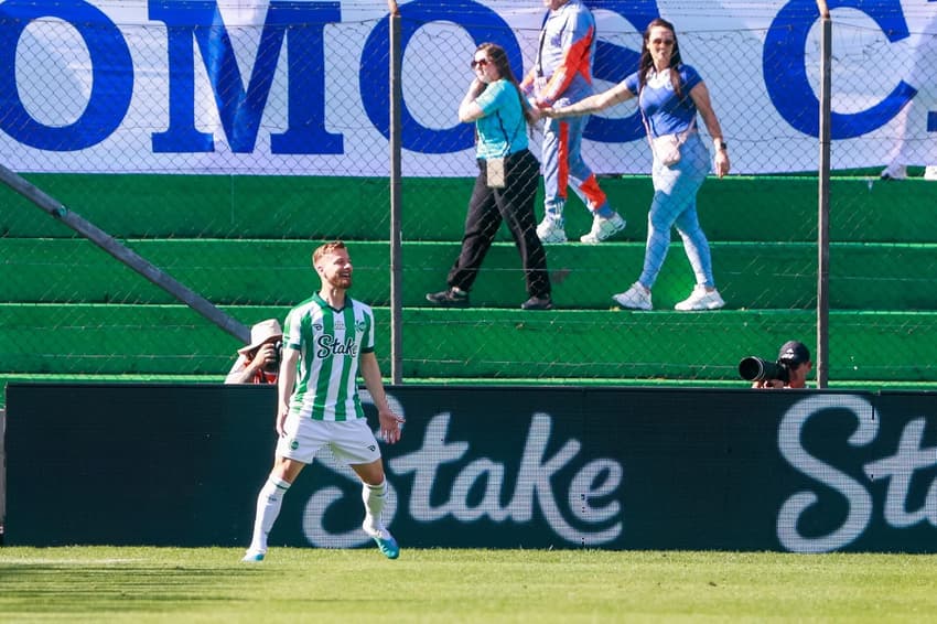 Marcelo Hermes comemora gol pelo Juventude (Foto: Foto: Luiz Erbes/AGIF/Gazeta Press)
