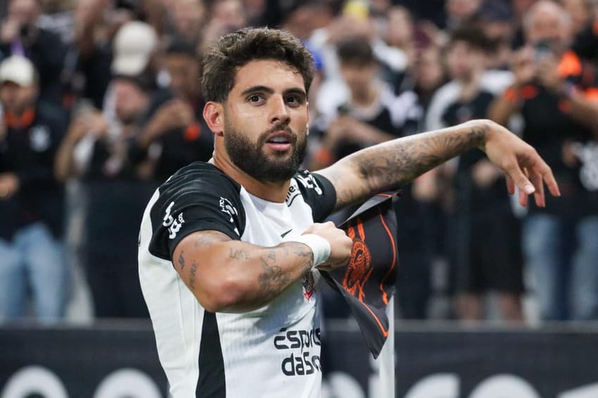 Yuri Alberto durante o clássico contra o São Paulo (Foto: Theo Daolio/Mochila Press/Gazeta Press)