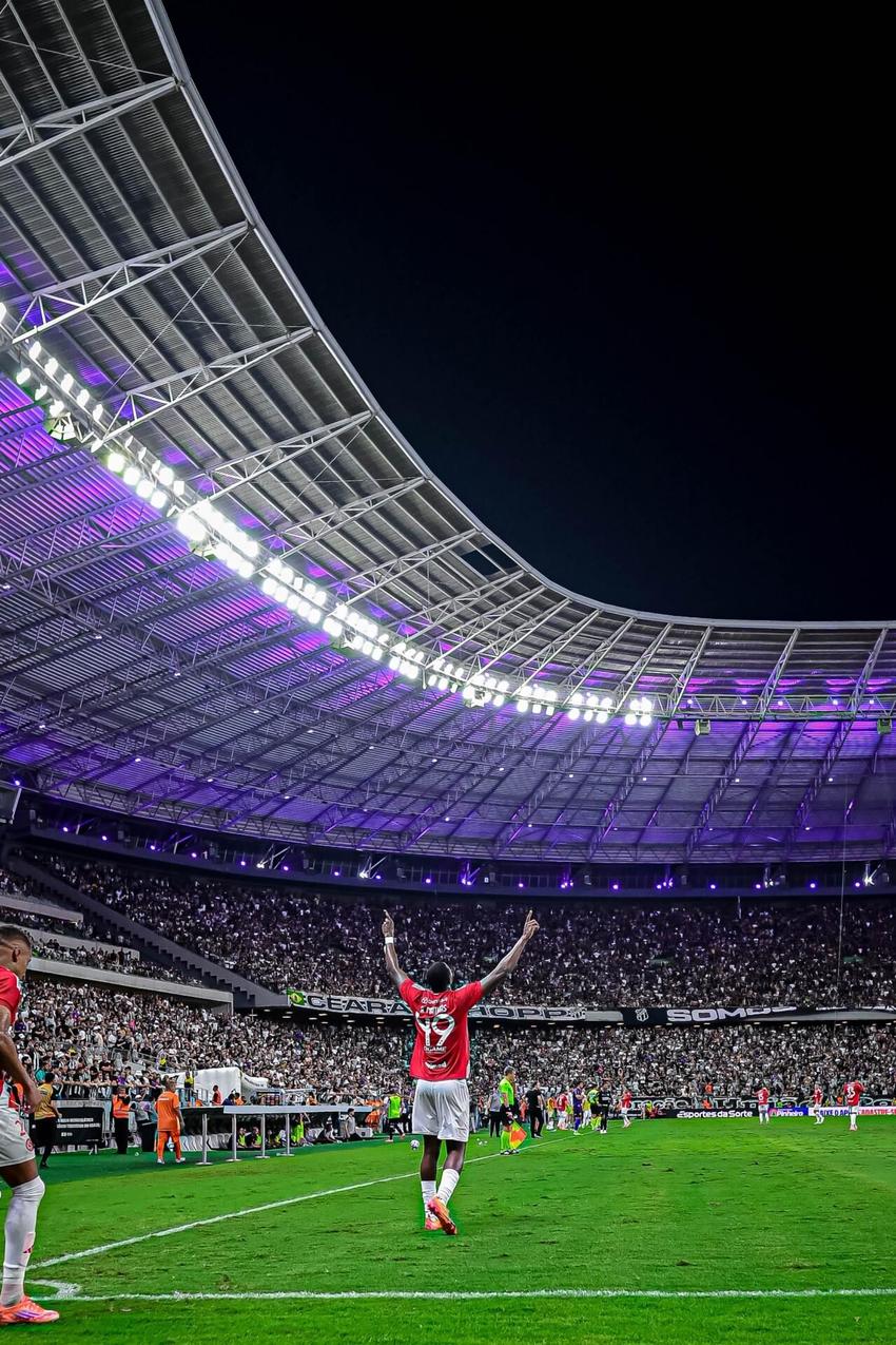 Ricardo Mathias comemora gol redentor do Internacional