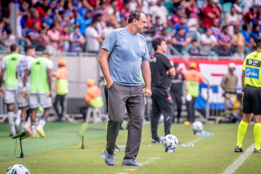 Rogério Ceni comanda o Bahia contra o Vasco na Fonte Nova (Foto: Marcio Roberto/Agência F8/Gazeta Press)