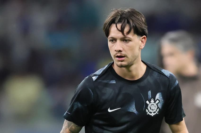 Garro durante aquecimento de Cruzeiro x Corinthians (Foto: Gilson Lobo/ Agif/Gazeta Press)