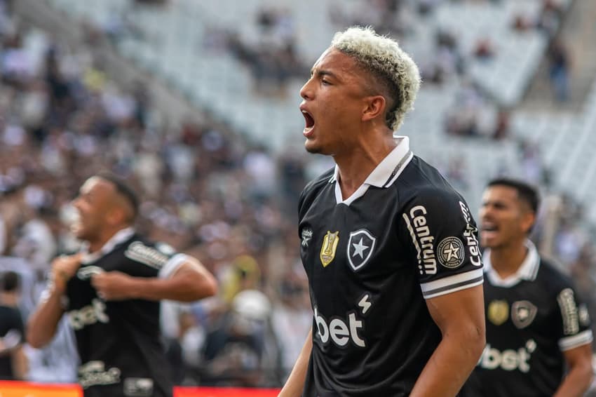 Jordan Barrera marcou golaço em Corinthians x Botafogo (Foto: Vinicius Nunes/Agência F8/Gazeta Press)