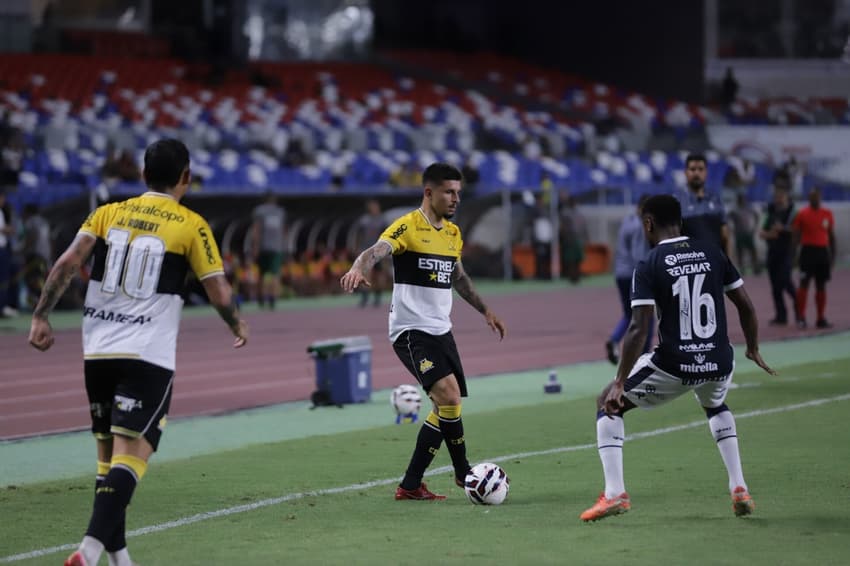 Léo Maná em jogo pelo Criciúma (Foto: Celso da Luz/ Assessoria de imprensa Criciúma E.C.)