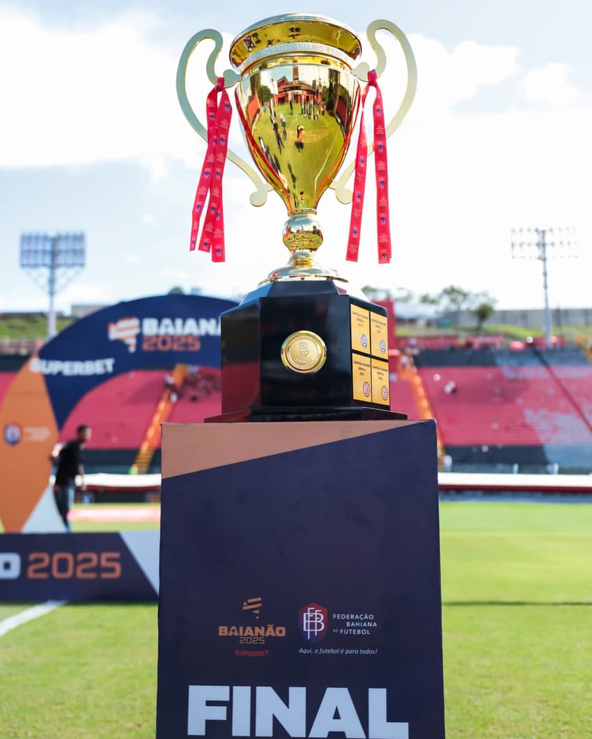 Troféu do Campeonato Baiano 2024 (Foto: Letícia Martins/EC Bahia)
