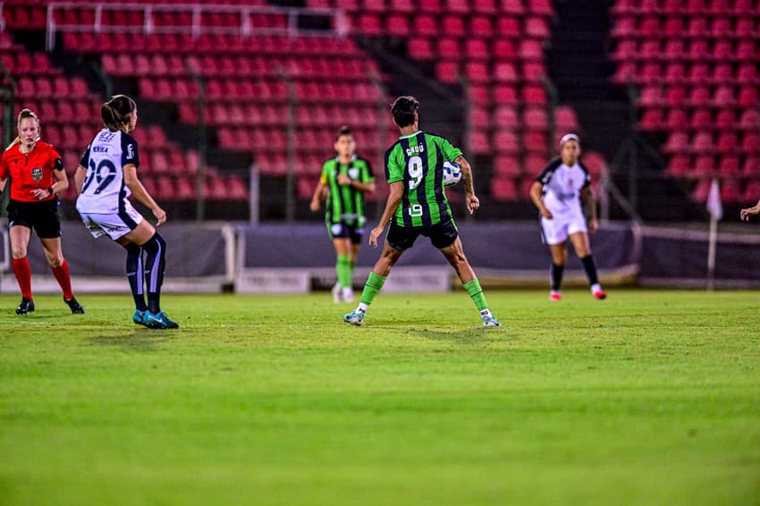 Gadu durante partida entre América-MG e Corinthians, pelo Brasileirão Feminino. (Foto: Mourão Panda / América)