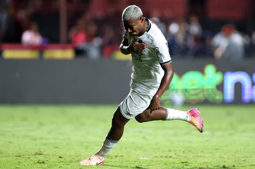 Cuiabano comemorando gol do Botafogo sobre o Sport (Foto: Vítor Silva/Botafogo)