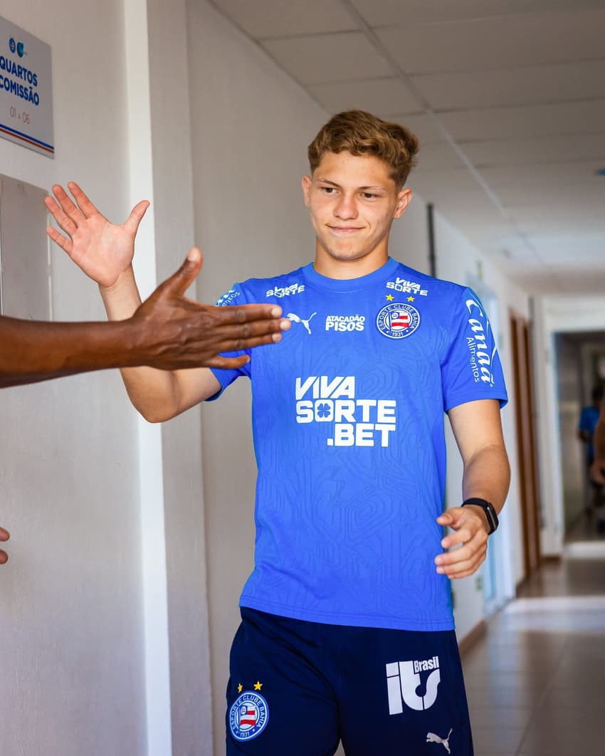 Dell no CT Evaristo de Macedo (Foto: Letícia Martins / EC Bahia)