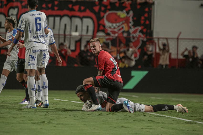 Atlético-GO e Paysandu