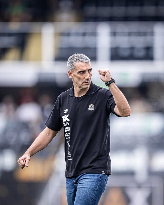 Vojvoda tem apenas duas vitórias em 12 jogos comandando o Santos. (Foto: Raul Baretta/ Santos FC)