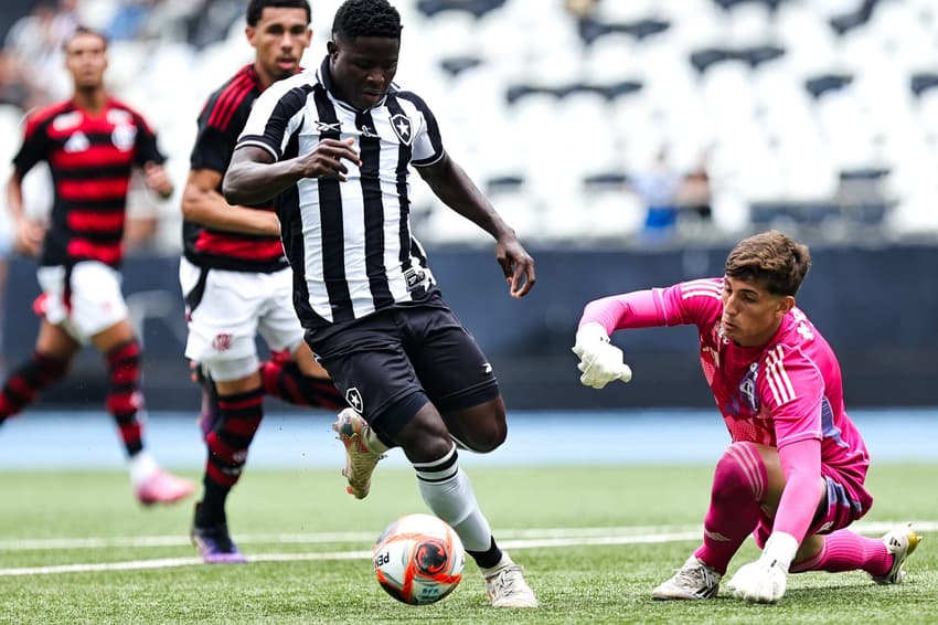 Bacari marcou um dos gols do Botafogo (Arthur Barreto/Botafogo)