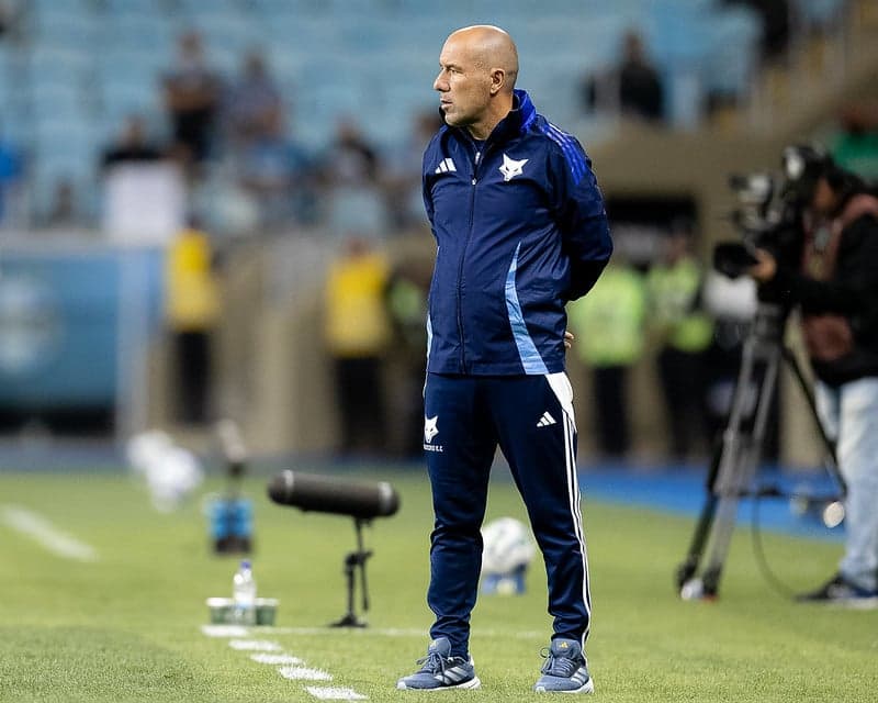 Técnico Leonardo Jardim, do Cruzeiro, em entrevista.