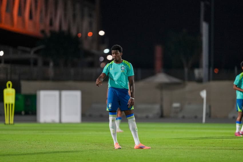 Ruan Pablo em treino da seleção brasileira (Foto: Nelson Terme/CBF)