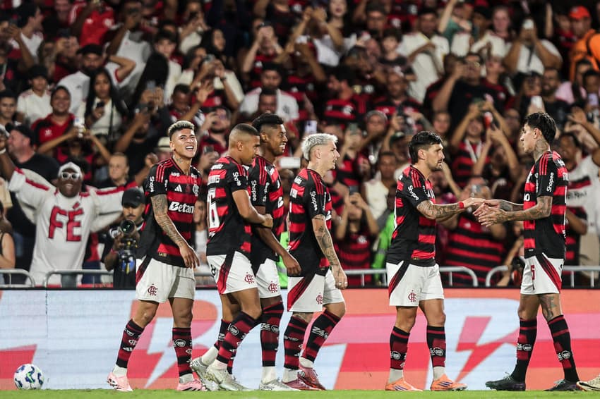 Jogadores do Flamengo comemoram gol contra o Santos (Foto: Gilvan de Souza/Flamengo)