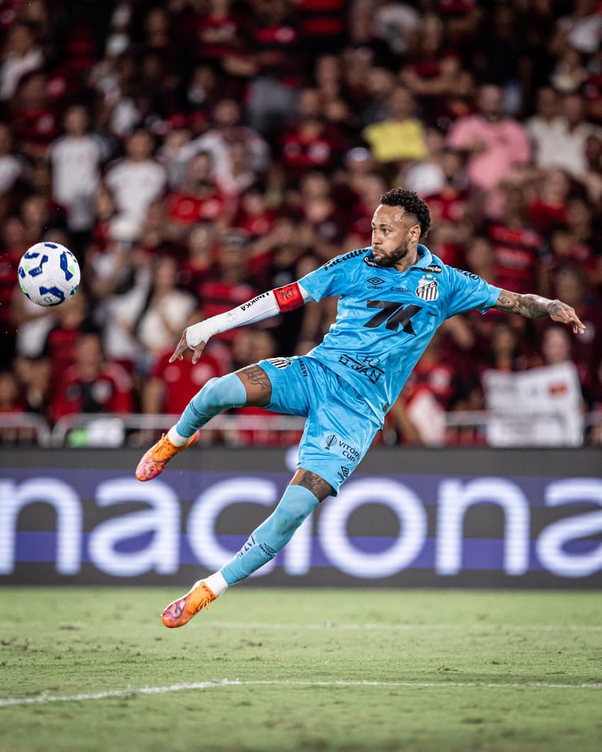 Neymar em ação contra o Flamengo pelo Brasileirão (Foto: Raul Baretta/ Santos FC)