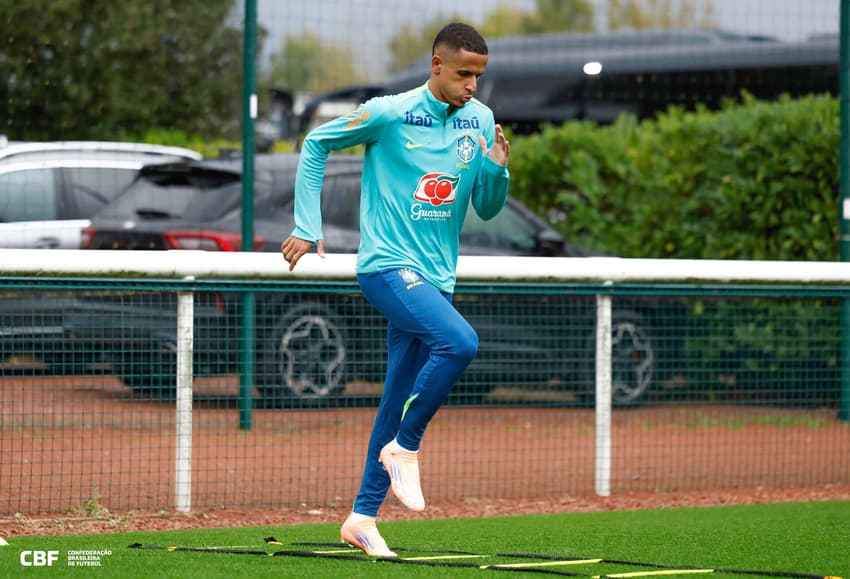 Juba já está em Londres para treinos da Seleção (Foto: Rafael Ribeiro / CBF)